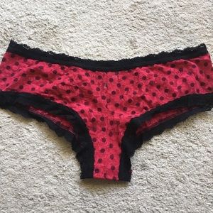 Hanky Panky lace boy shorts red/blk size large